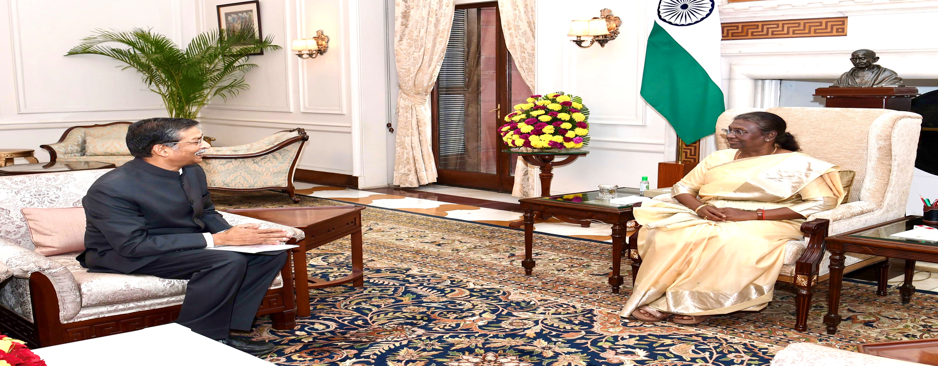 Shri Bharat Lal, DG, NCGG called on the Hon’ble President of India